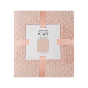 A single-sized blanket made in Turkey, with dimensions of 150 x 200 cm